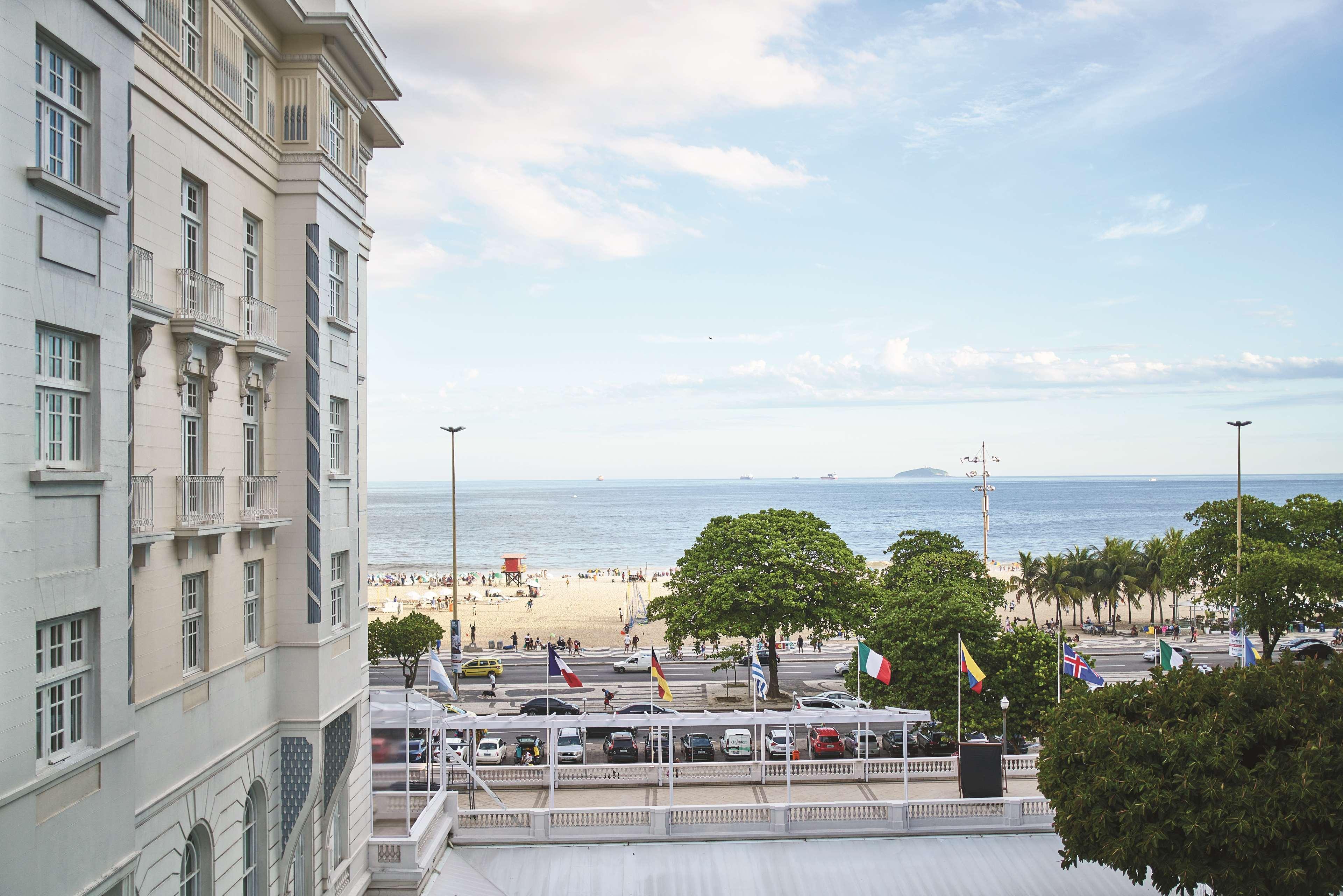 Copacabana Palace, A Belmond Hotel, Ρίο ντε Τζανέιρο Εξωτερικό φωτογραφία View of the beach from the hotel